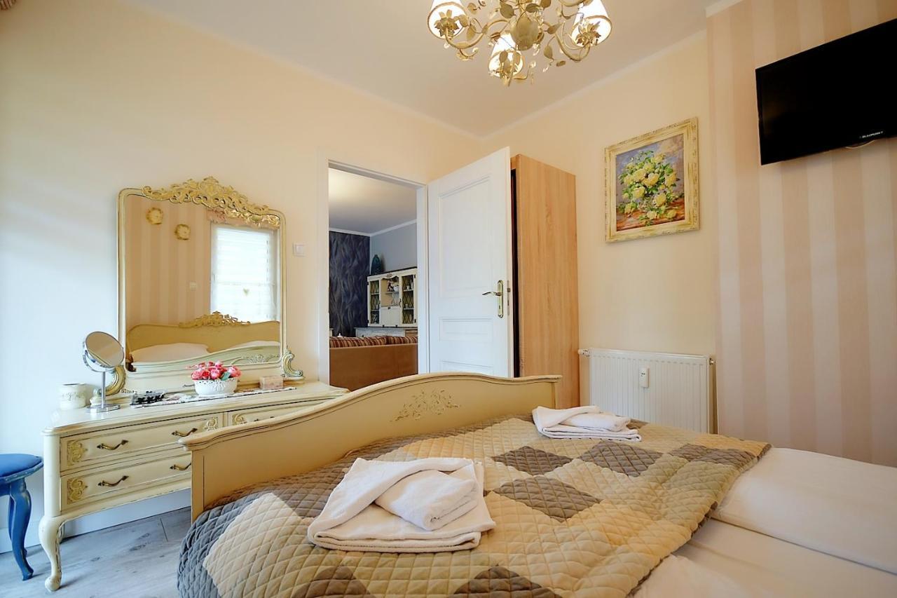 Miodowy Dom Exspanse Apartament 2 Lub 3 Pokoje Z Tarasem I Parkingiem โควอบเซก ภายนอก รูปภาพ