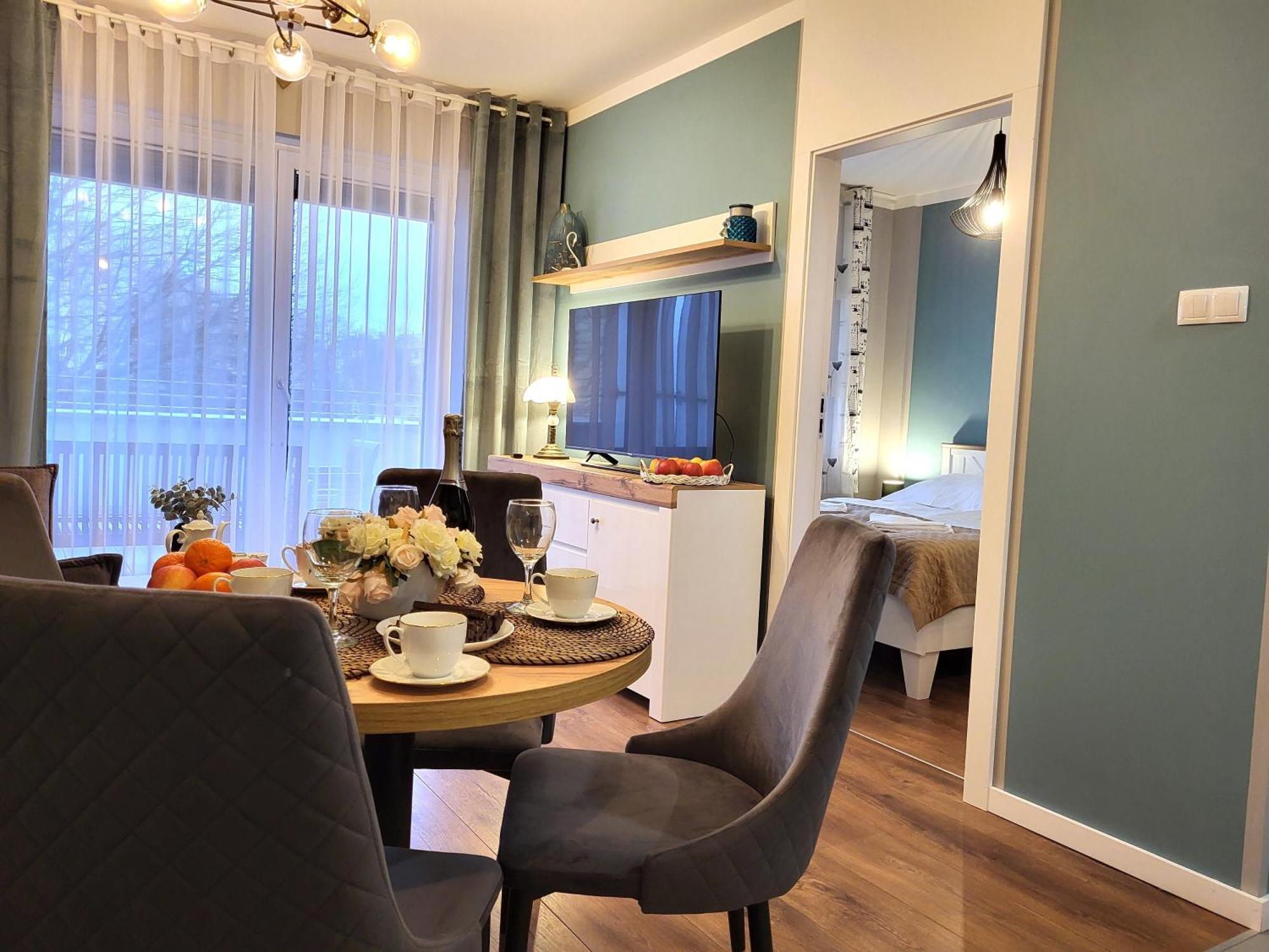 Miodowy Dom Exspanse Apartament 2 Lub 3 Pokoje Z Tarasem I Parkingiem โควอบเซก ภายนอก รูปภาพ