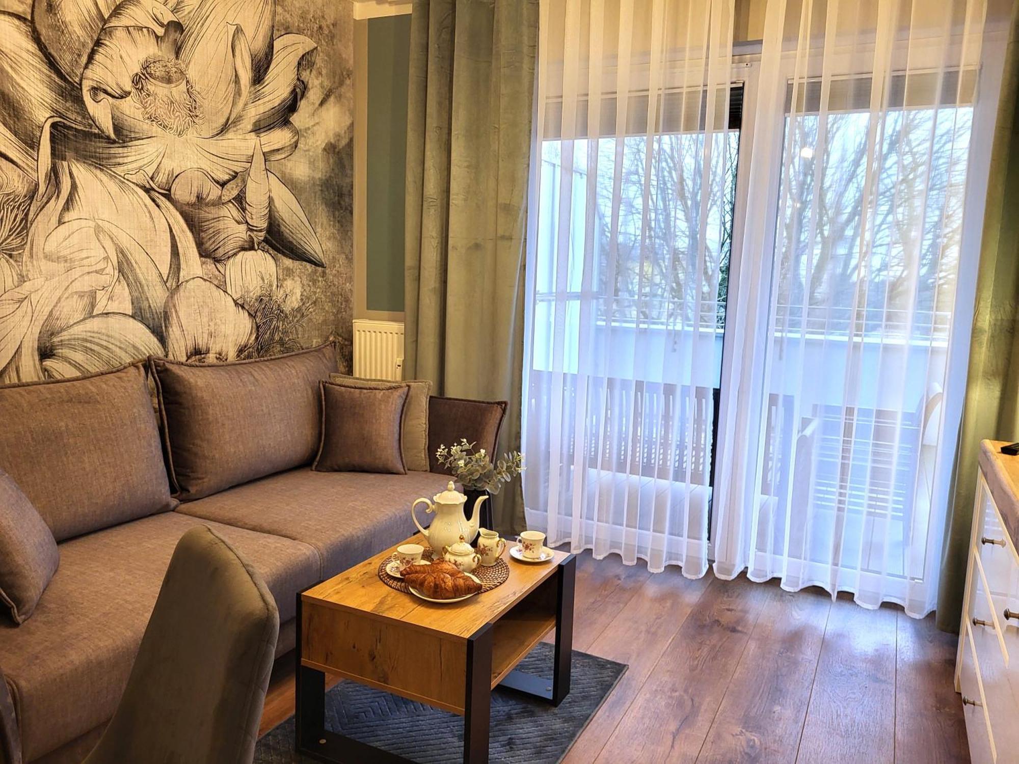 Miodowy Dom Exspanse Apartament 2 Lub 3 Pokoje Z Tarasem I Parkingiem โควอบเซก ภายนอก รูปภาพ