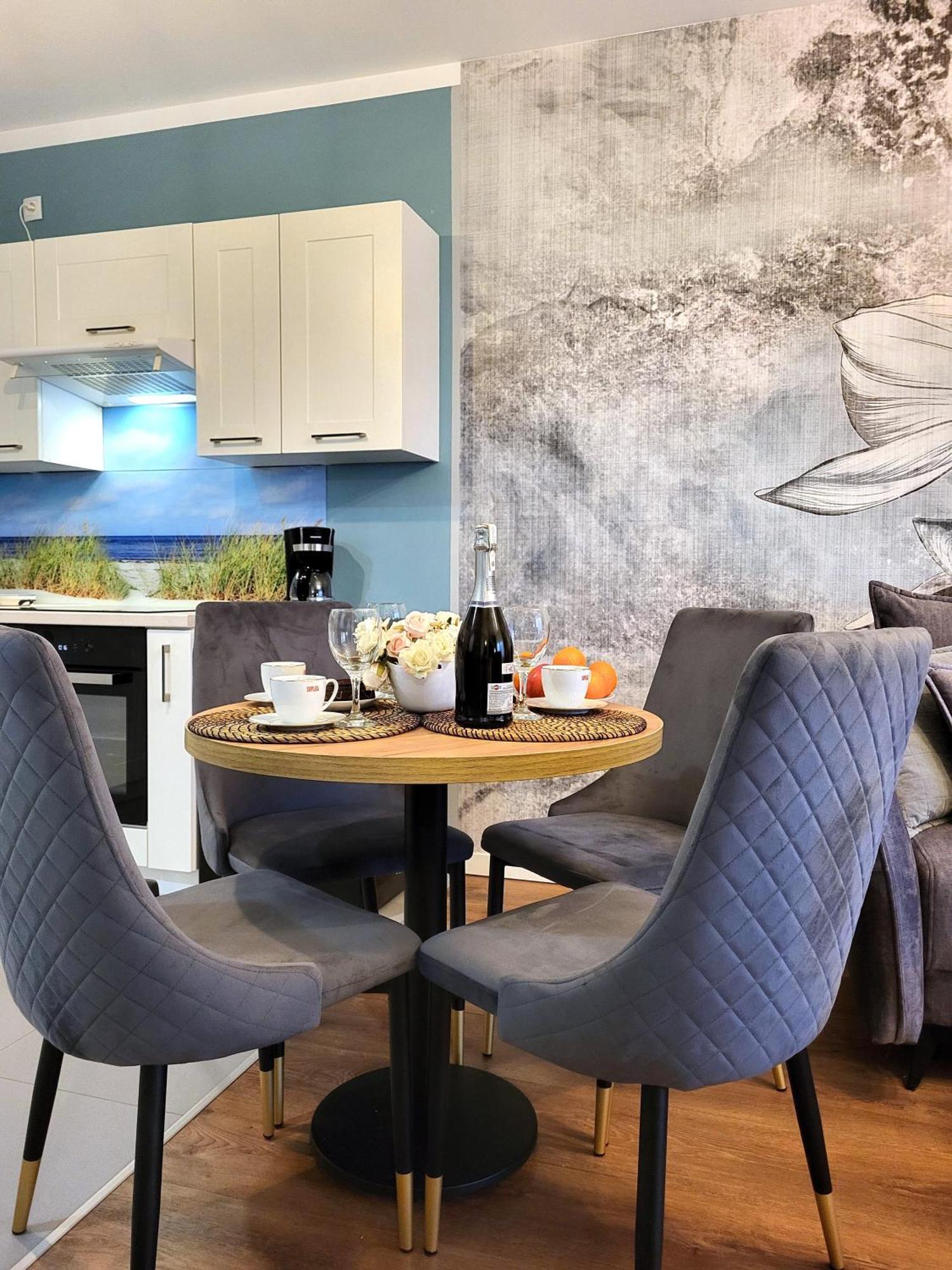 Miodowy Dom Exspanse Apartament 2 Lub 3 Pokoje Z Tarasem I Parkingiem โควอบเซก ภายนอก รูปภาพ